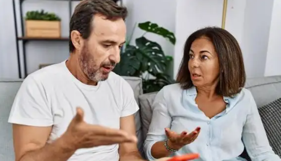 无锡市商务调查；离婚时，夫妻婚内欠下的债务如何处理